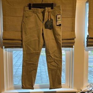 Democracy ab solutions stretch pants. New with tags.